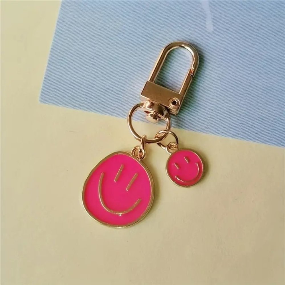 Smiley Keychain - Hot Pink
